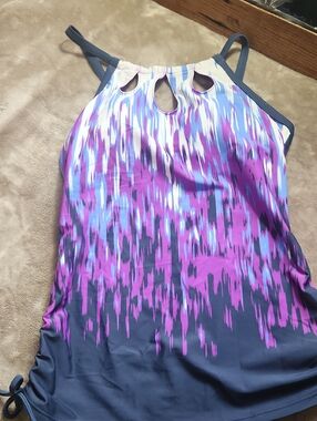 Women’s Purple Ombre Keyhole Tank Top With Built In Bra